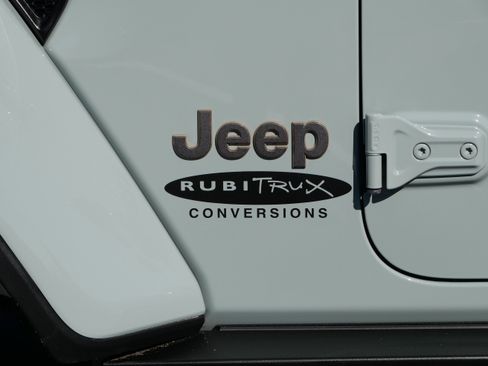 Used 2023 Jeep Wrangler Unlimited Rubicon 392 w/ Xtreme Recon 35" Tire Package AWD/4WD image 20