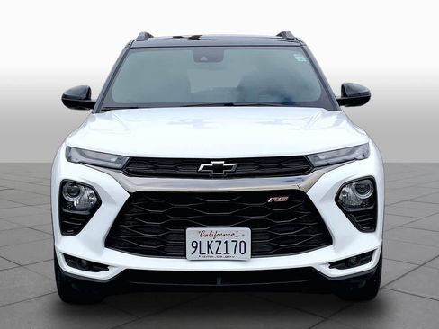 Used 2021 Chevrolet TrailBlazer RS w/ Technology Package FWD image 3