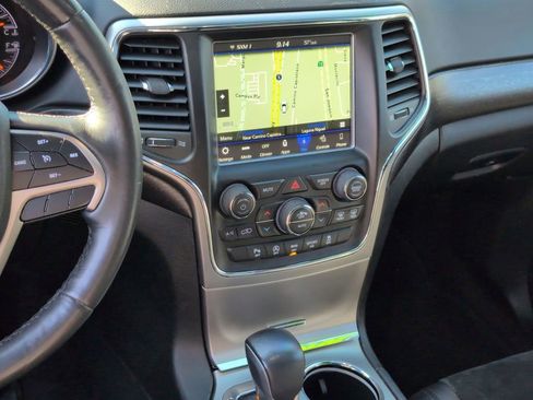 Used 2018 Jeep Grand Cherokee Altitude image 30