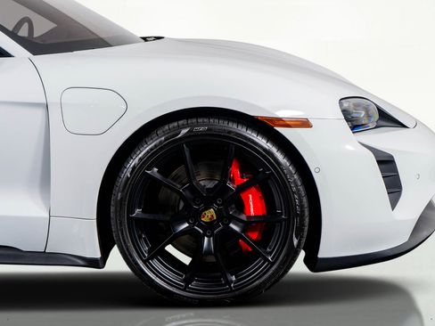 Used 2024 Porsche Taycan GTS w/ Premium Package (P6U) image 24