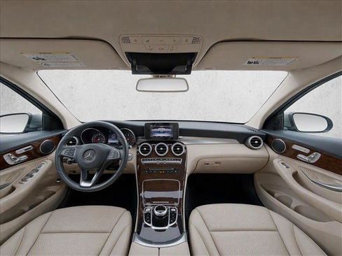 Used 2017 Mercedes-Benz GLC 300 4MATIC image 23