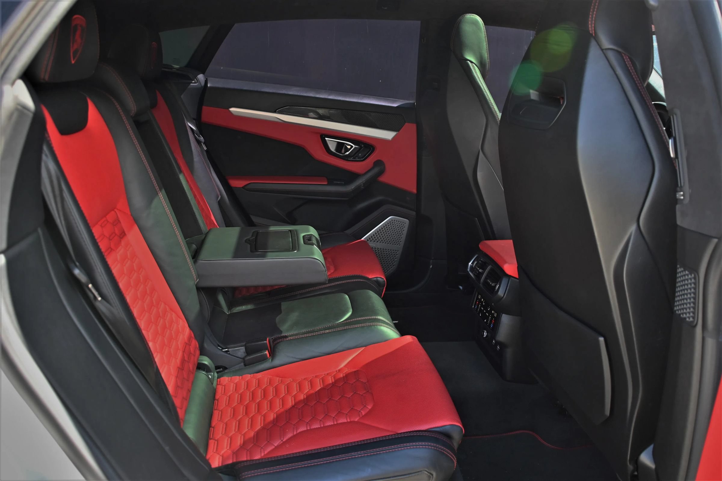 Used 2021 Lamborghini Urus AWD/4WD image 17