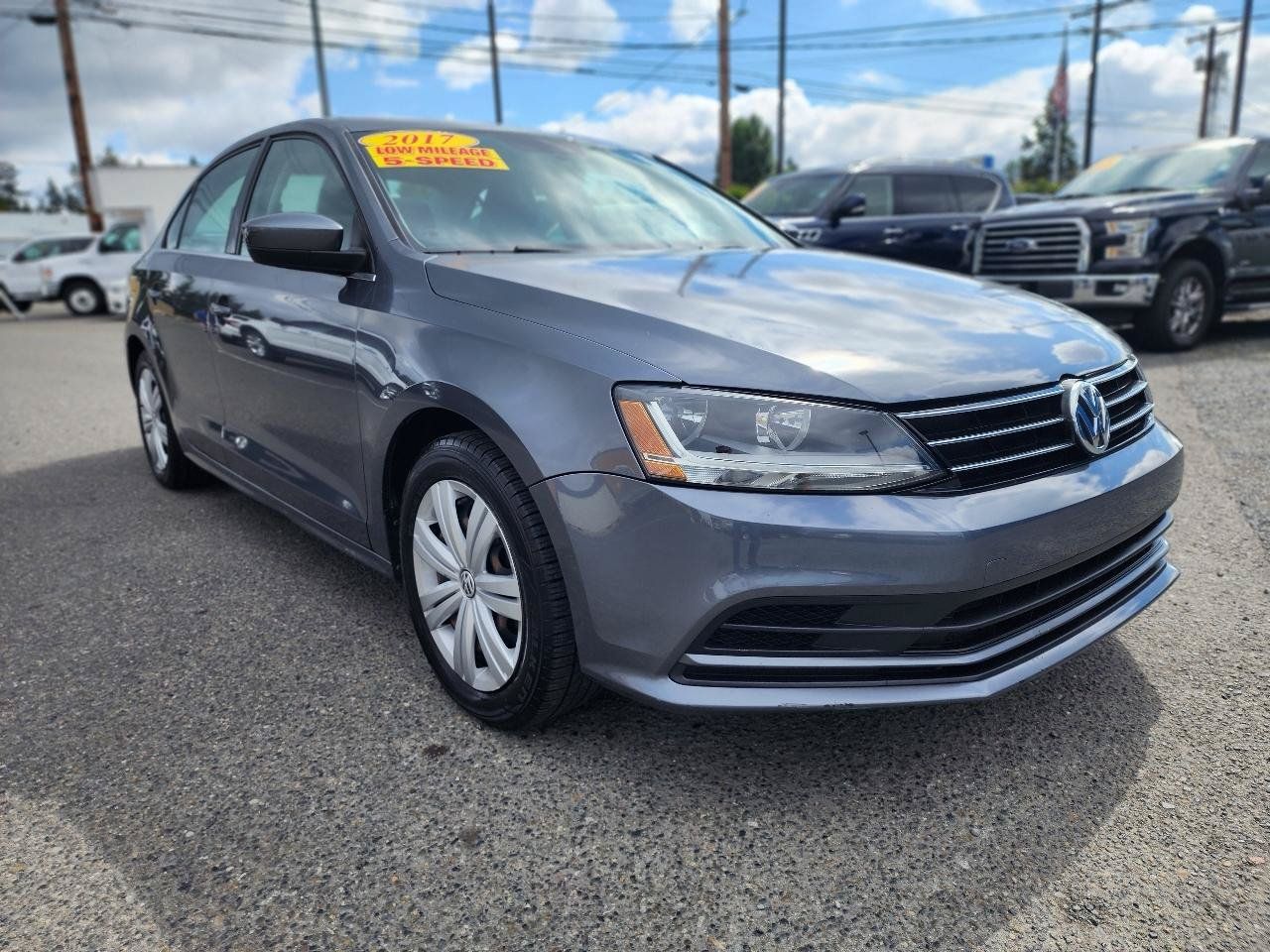 Used 2017 Volkswagen Jetta S w/ Jetta S Cold Weather Package FWD image 3