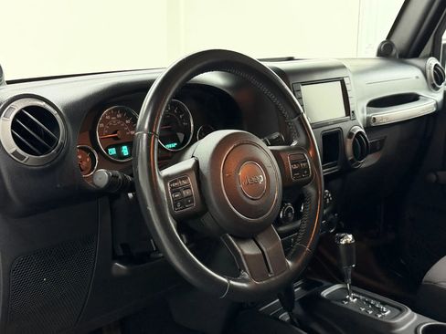 Used 2014 Jeep Wrangler Unlimited Sport AWD/4WD image 17
