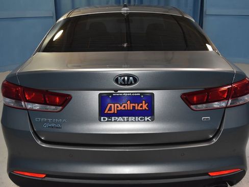 Used 2018 Kia Optima LX image 25