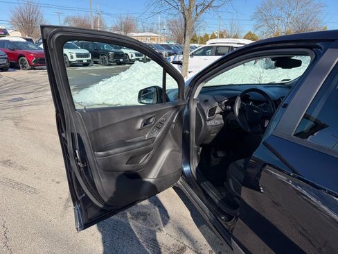 Used 2021 Chevrolet Trax LS w/ Tint and Cruise Package image 8