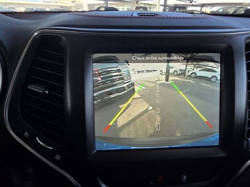 Used 2022 Jeep Cherokee Trailhawk w/ Premium Leather Package image 22