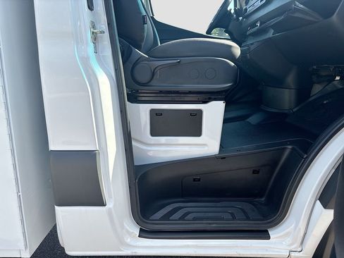 Used 2023 Mercedes-Benz Sprinter 3500 w/ Acoustic Package image 28