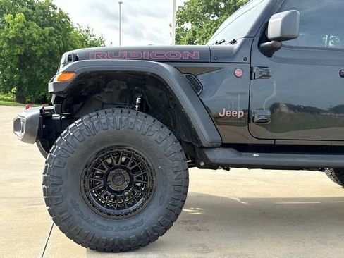Used 2024 Jeep Wrangler Unlimited Rubicon w/ Convenience Group AWD/4WD image 4