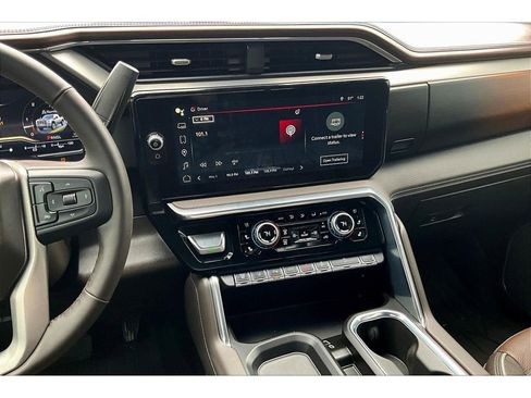 Used 2025 GMC Sierra 3500 Denali w/ Denali Reserve Package image 10