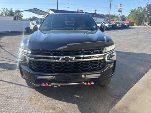 Used 2022 Chevrolet Tahoe Z71 w/ Luxury Package image 2