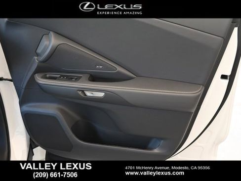New 2026 Lexus TX 500h AWD image 17