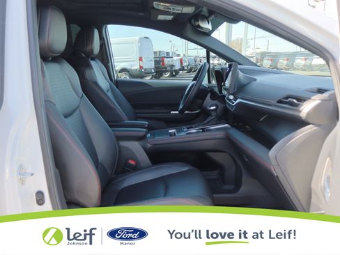 Used 2025 Toyota Sienna XSE image 34