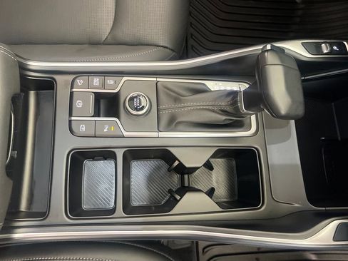 Certified 2025 Kia Sorento S w/ Panoramic Sunroof Package FWD image 23