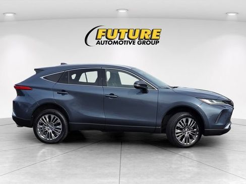 Certified 2023 Toyota Venza XLE AWD/4WD image 4