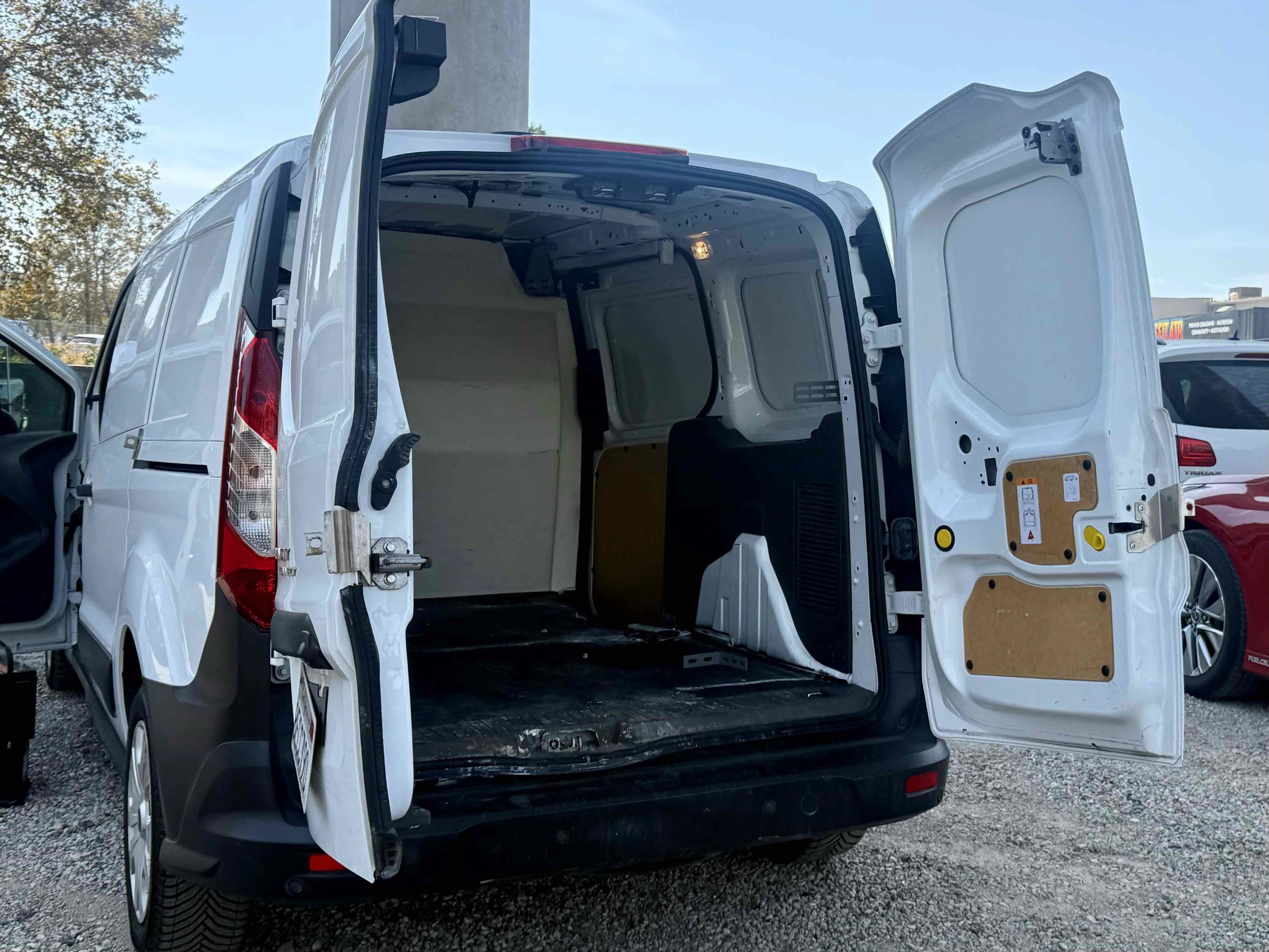 Used 2020 Ford Transit Connect XL FWD image 11