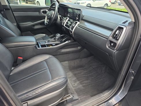 Used 2021 Kia Sorento S w/ Panoramic Sunroof Package AWD/4WD image 36