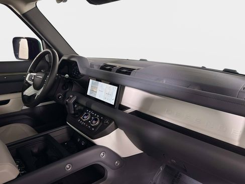 Used 2024 Land Rover Defender 110 S image 25