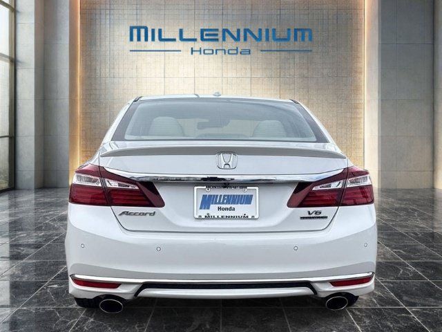 Used 2017 Honda Accord Touring image 4