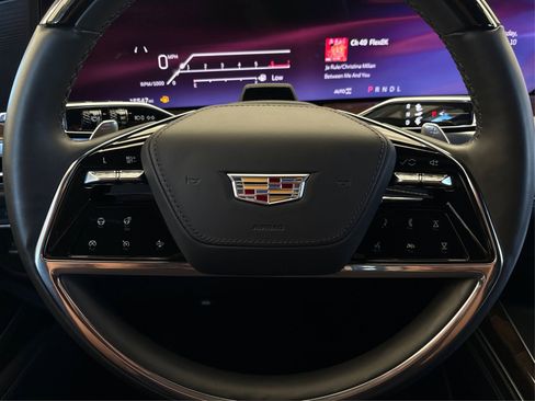 Certified 2025 Cadillac Escalade ESV Sport Platinum image 21