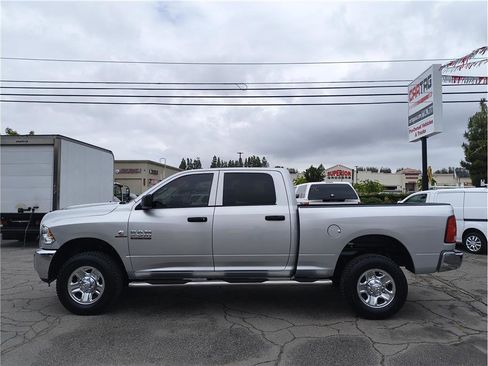 Used 2018 RAM 2500 Tradesman w/ Chrome Appearance Group AWD/4WD image 17