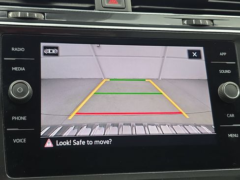 Used 2022 Volkswagen Tiguan SE FWD image 24