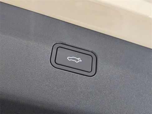 New 2026 Volvo EX30 Cross Country Ultra image 17