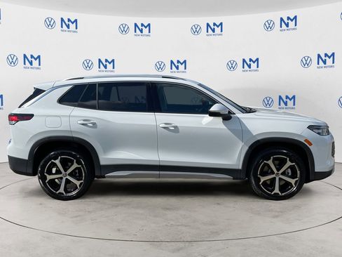 New 2025 Volkswagen Tiguan SE image 6