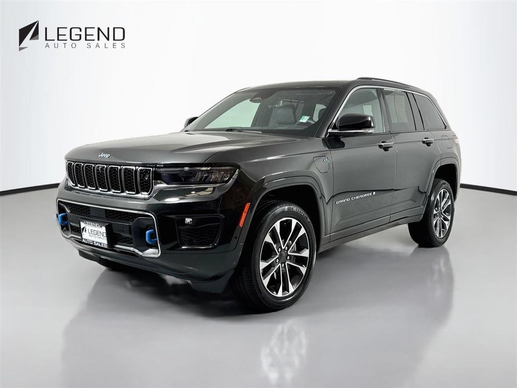 Used 2023 Jeep Grand Cherokee Overland w/ Advanced Protech Group III AWD/4WD image 1