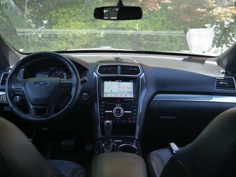 Used 2018 Ford Explorer Sport AWD/4WD image 9