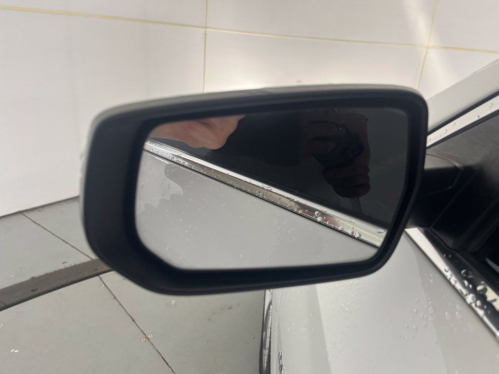 Used 2018 Chevrolet Malibu LT FWD image 36