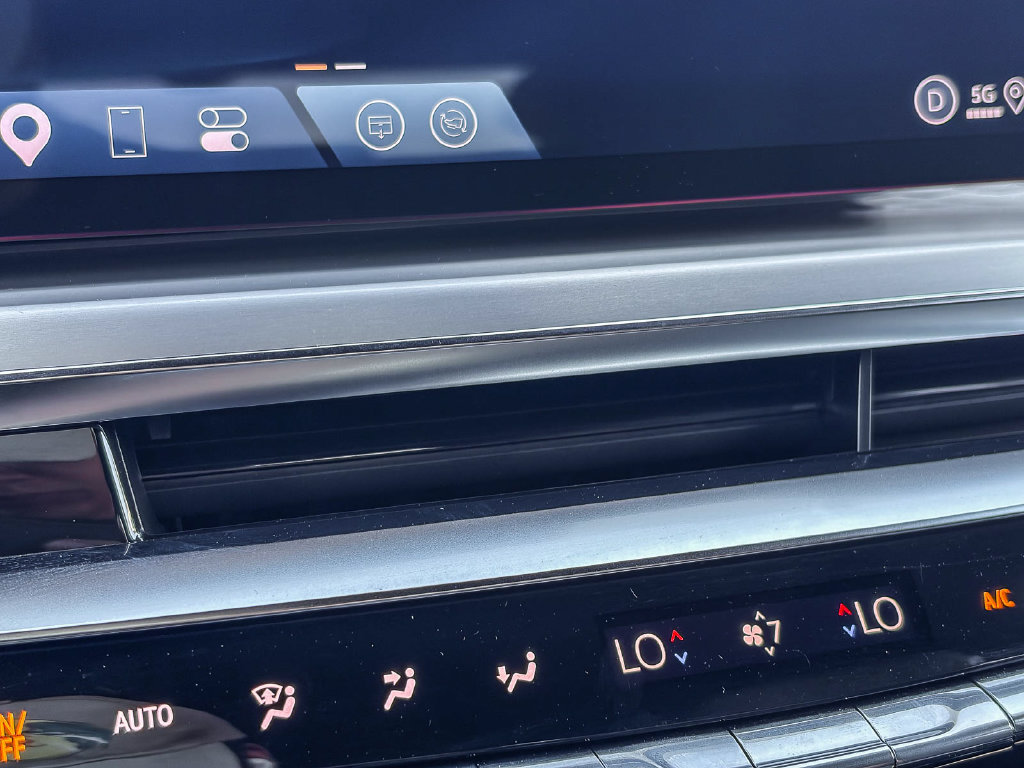 Used 2025 Cadillac Lyriq Luxury AWD/4WD image 21