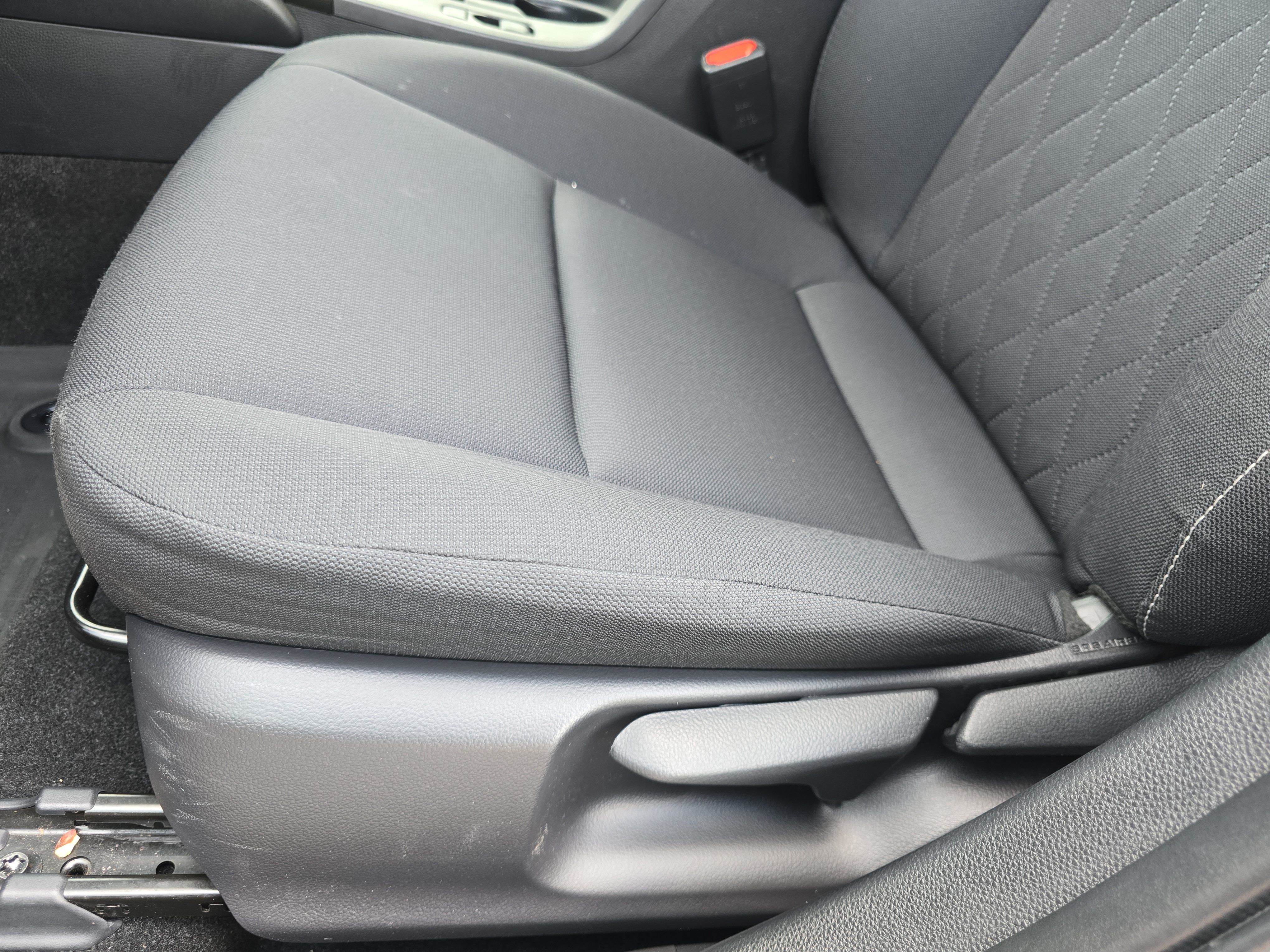 Used 2023 Toyota Corolla LE FWD image 28