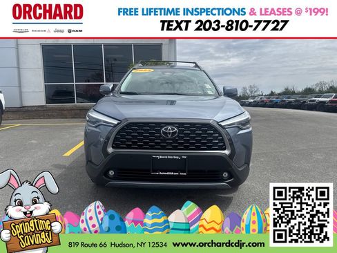Used 2023 Toyota Corolla Cross XLE w/ Convenience Package AWD/4WD image 8