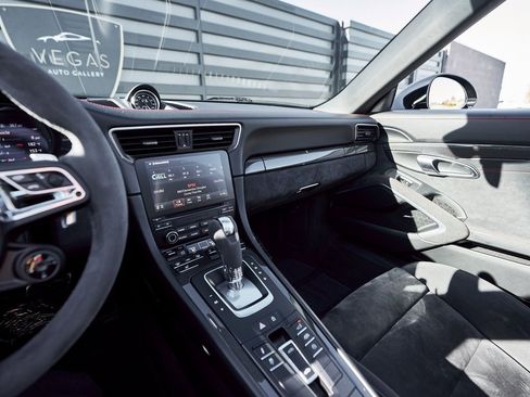 Used 2019 Porsche 911 Targa 4 GTS image 56