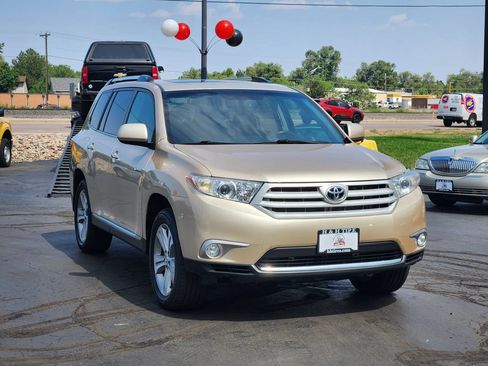 Used 2012 Toyota Highlander Limited w/ Tow Pkg AWD/4WD image 6