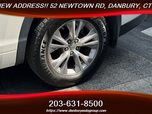 Used 2015 Toyota Highlander XLE AWD/4WD image 10