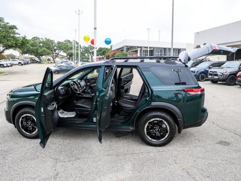 Used 2024 Nissan Pathfinder Rock Creek AWD/4WD image 12