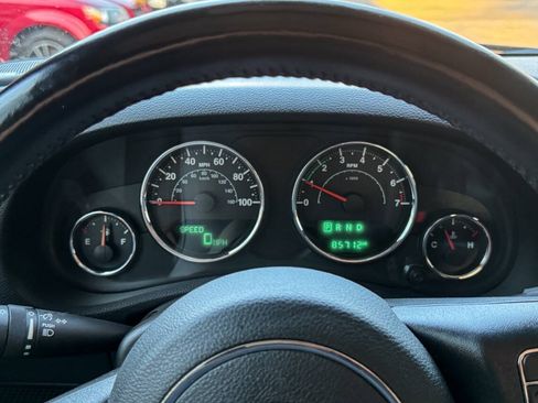 Used 2018 Jeep Wrangler Unlimited Sahara w/ Dual Top Group AWD/4WD image 23