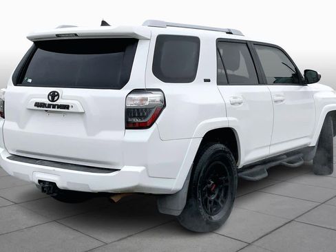 Used 2016 Toyota 4Runner SR5 image 11