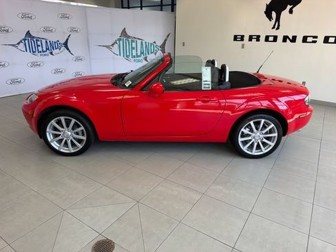 Used 2006 MAZDA MX-5 Miata Grand Touring RWD image 4
