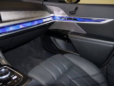 Used 2023 BMW 760i xDrive image 58