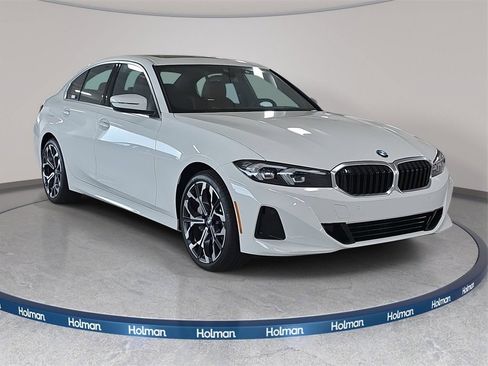 Used 2026 BMW 330i Sedan w/ Convenience Package RWD image 3
