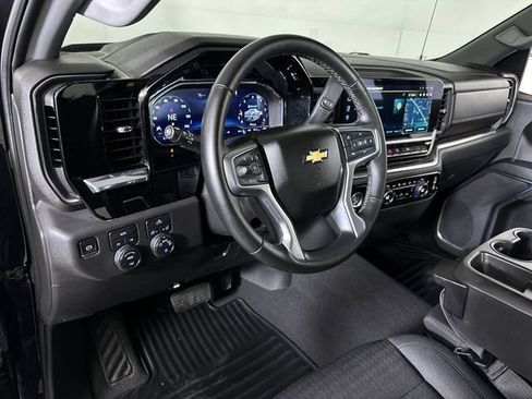 Used 2023 Chevrolet Silverado 1500 LT AWD/4WD image 10