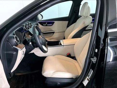 Used 2025 Mercedes-Benz C 300 C 300 image 9