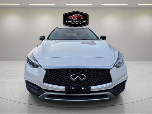 Used 2018 INFINITI QX30 Premium w/ Navigation Package image 8