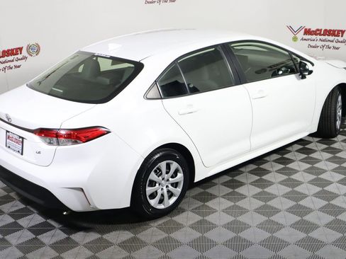 Used 2023 Toyota Corolla LE image 4