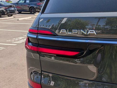 Used 2025 BMW ALPINA XB7 AWD/4WD image 25