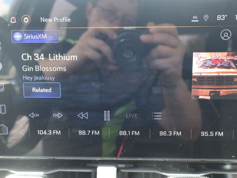 Used 2025 Chevrolet Equinox LT w/ Convenience Package II AWD/4WD image 18