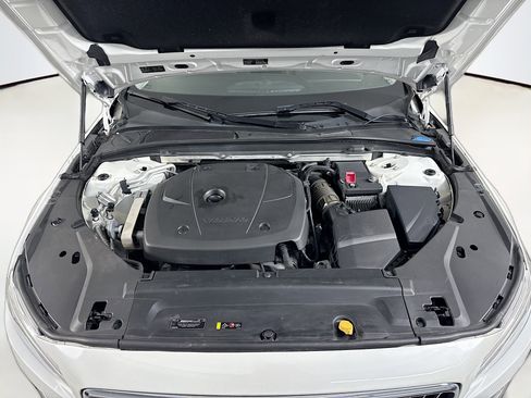 Used 2018 Volvo S90 T6 Inscription w/ Convenience Package image 39